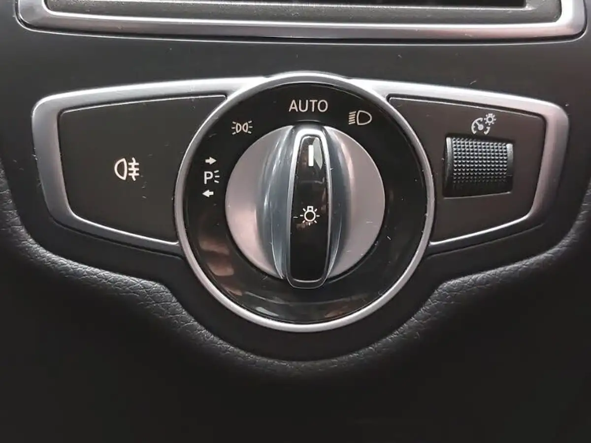 2017-mercedes-benz-c-class-21d-c220d-sport-ss-saloon-4d-big-16