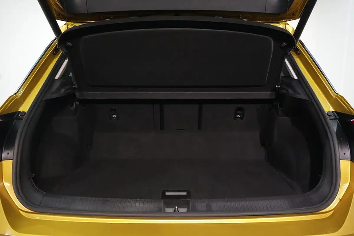 2019-volkswagen-t-roc-16tdi-sel-big-14