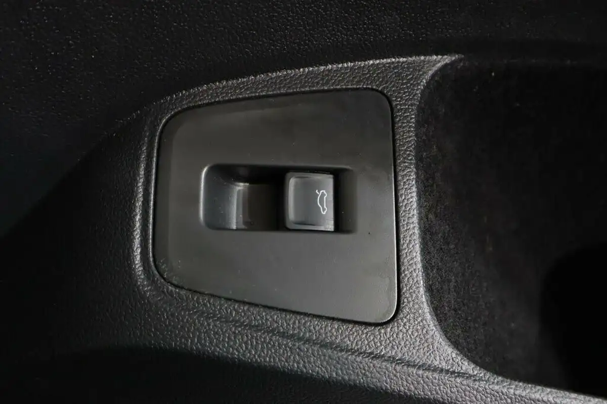 2022-volkswagen-tiguan-allspace-15-tsi-r-line-big-24