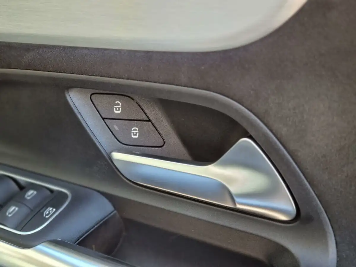 2021-mercedes-benz-eqa-e-eqa-250-amg-line-big-24