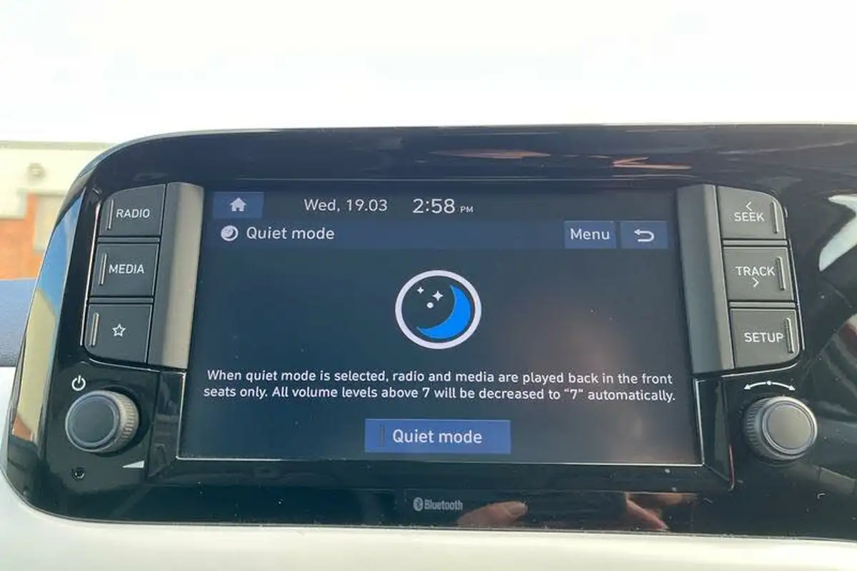 2022-hyundai-i10-12-premium-auto-big-30
