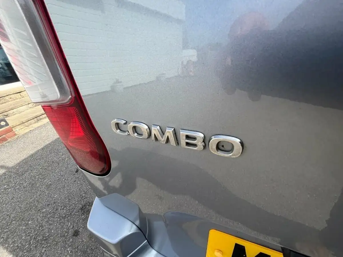 2019-vauxhall-combo-15cdti-sportive-2000-16v-100pseu6dt-l1h1panel-big-32