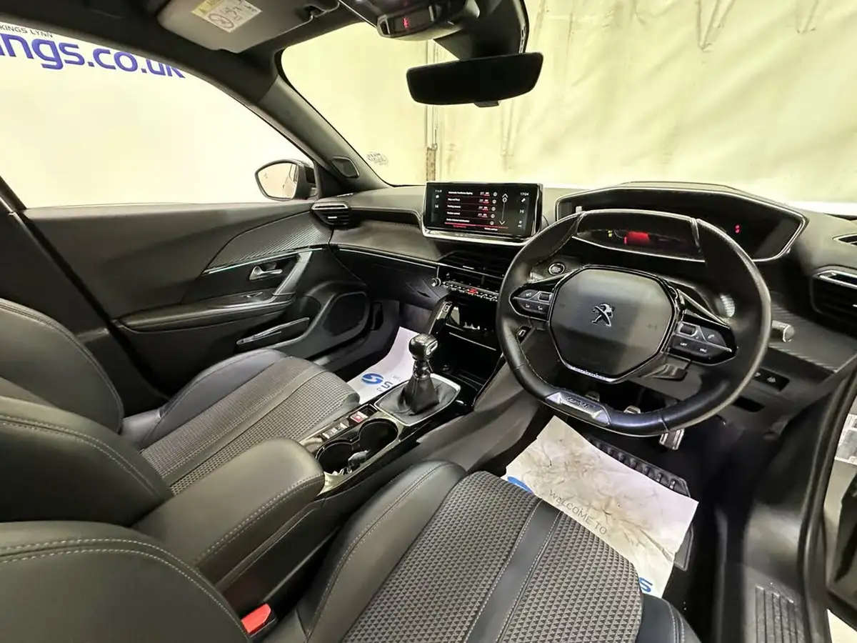 2022-peugeot-2008-suv-12-puretech-gt-big-7