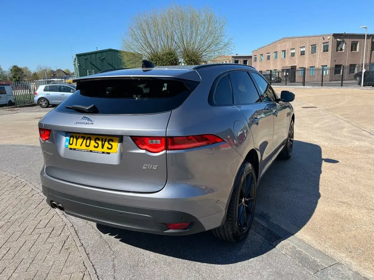 2020-jaguar-f-pace-20-i4d-chequered-flag-180ps-big-5