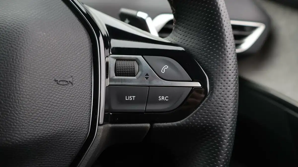 2022-peugeot-3008-suv-16-puretech-gt-premium-300bhp-4wd-hybrid4-e-eat8-big-26