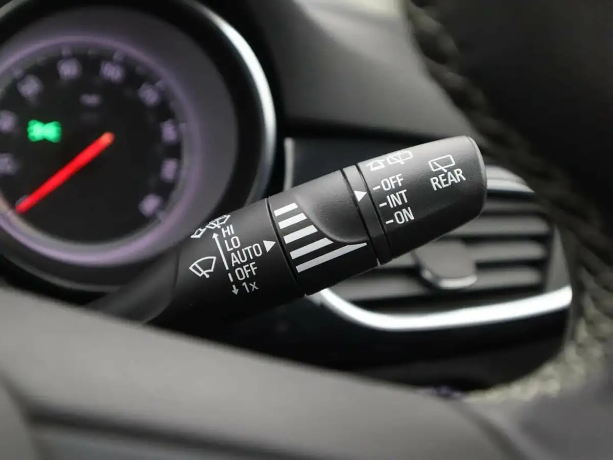 2019-vauxhall-astra-16i-turbo-elite-nav-hatchback-big-23