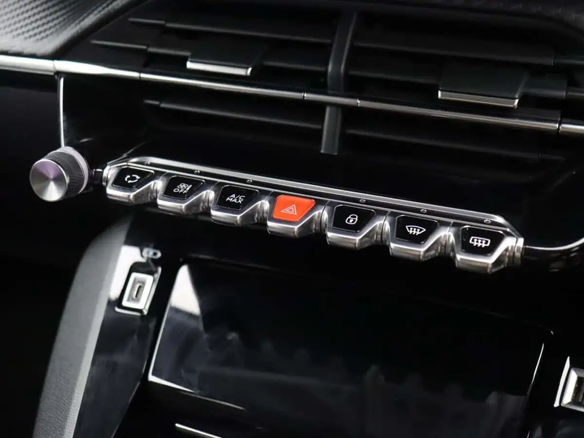 2022-peugeot-2008-suv-12-puretech-allure-premium-100bhp-big-27
