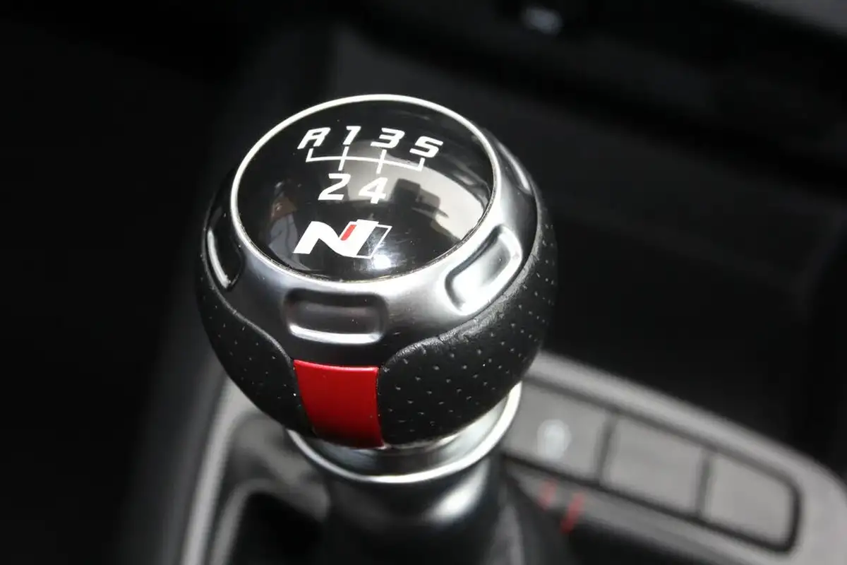 2021-hyundai-i10-10-t-gdi-n-line-big-19