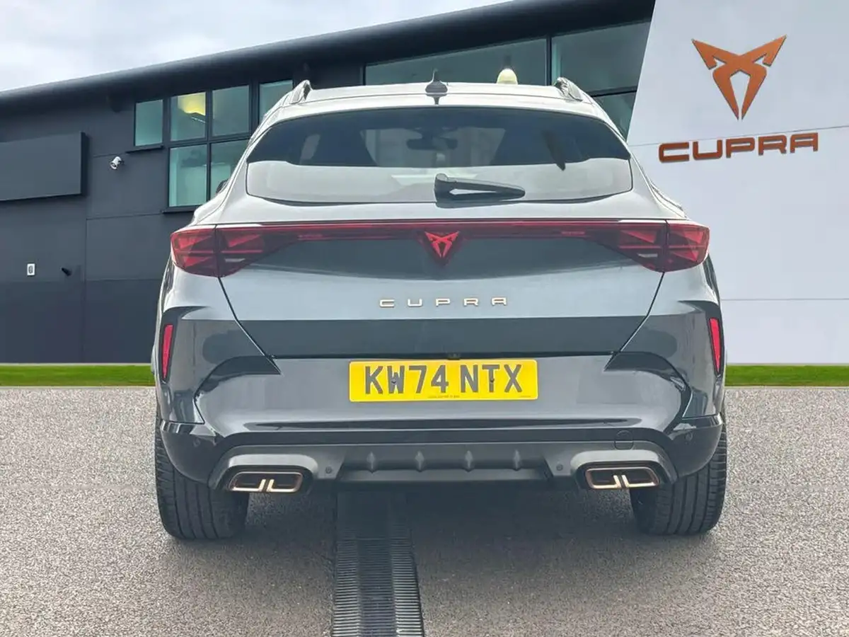 2024-cupra-formentor-15-e-hybrid-v3-big-3