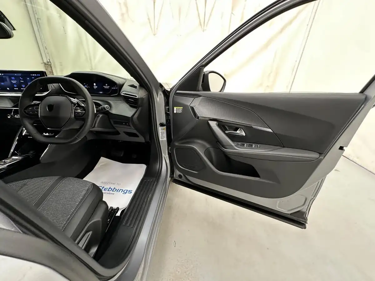 2023-peugeot-2008-suv-12-puretech-allure-big-9