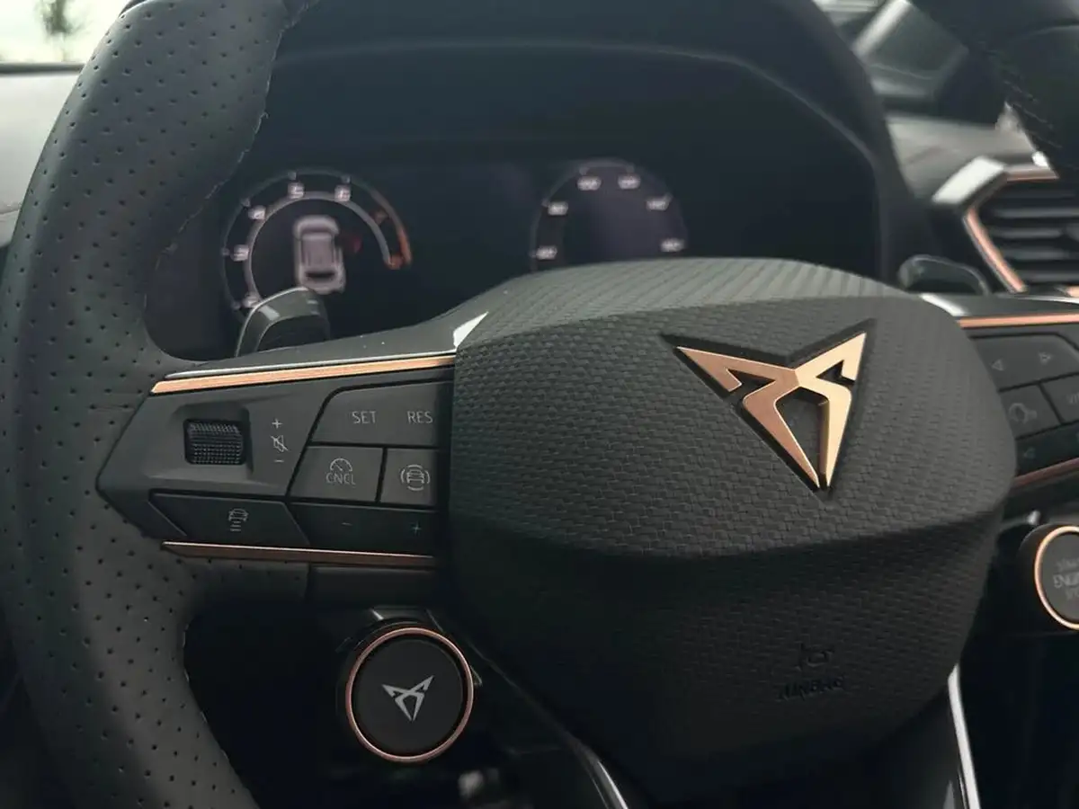 2024-cupra-formentor-15-e-hybrid-v3-big-27