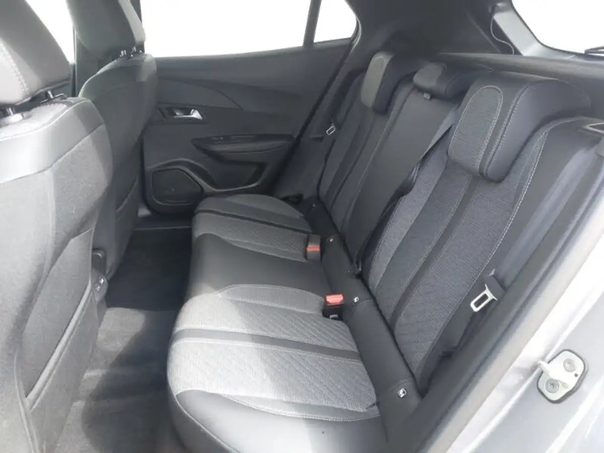 2024-peugeot-2008-suv-12-puretech-allure-130ps-eat8-big-5
