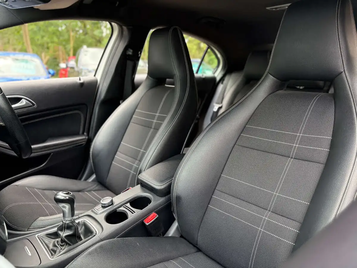 2015-mercedes-benz-a-class-15-cdi-a180-sport-109ps-big-43