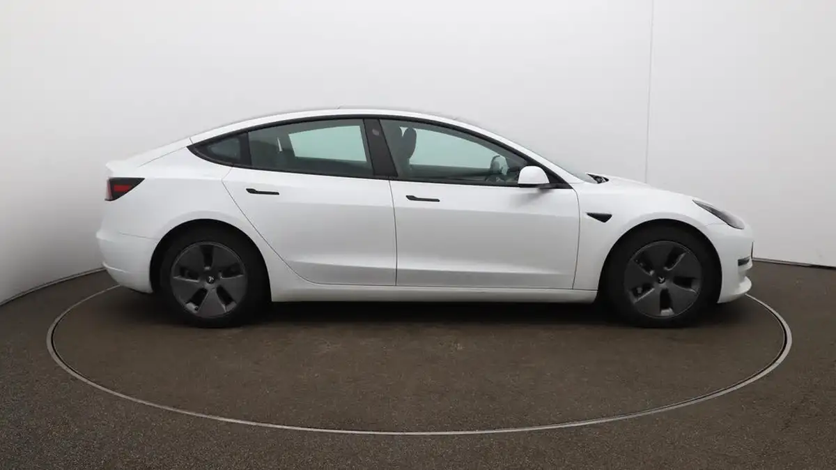 2021-tesla-model-3-e-long-range-awd-big-48