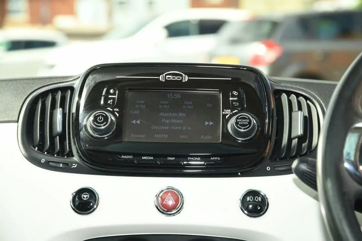 2018-fiat-500-12-lounge-big-23