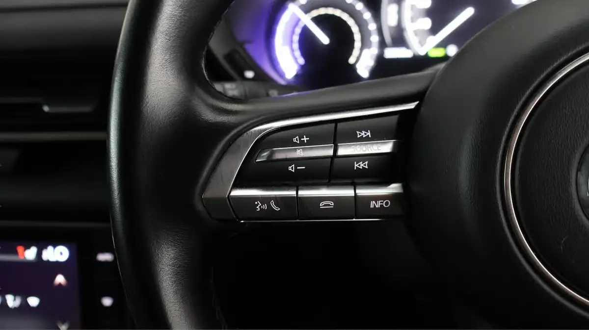 2021-mazda-mx-30-e-sport-lux-big-29