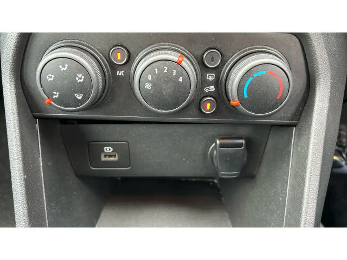 2021-dacia-sandero-10-tce-comfort-90bhp-big-31