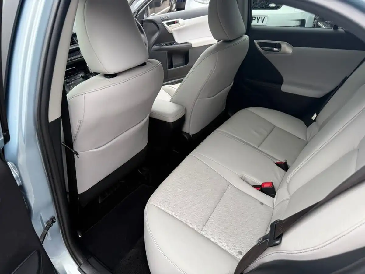2012-lexus-ct-200h-18-se-l-premier-big-36