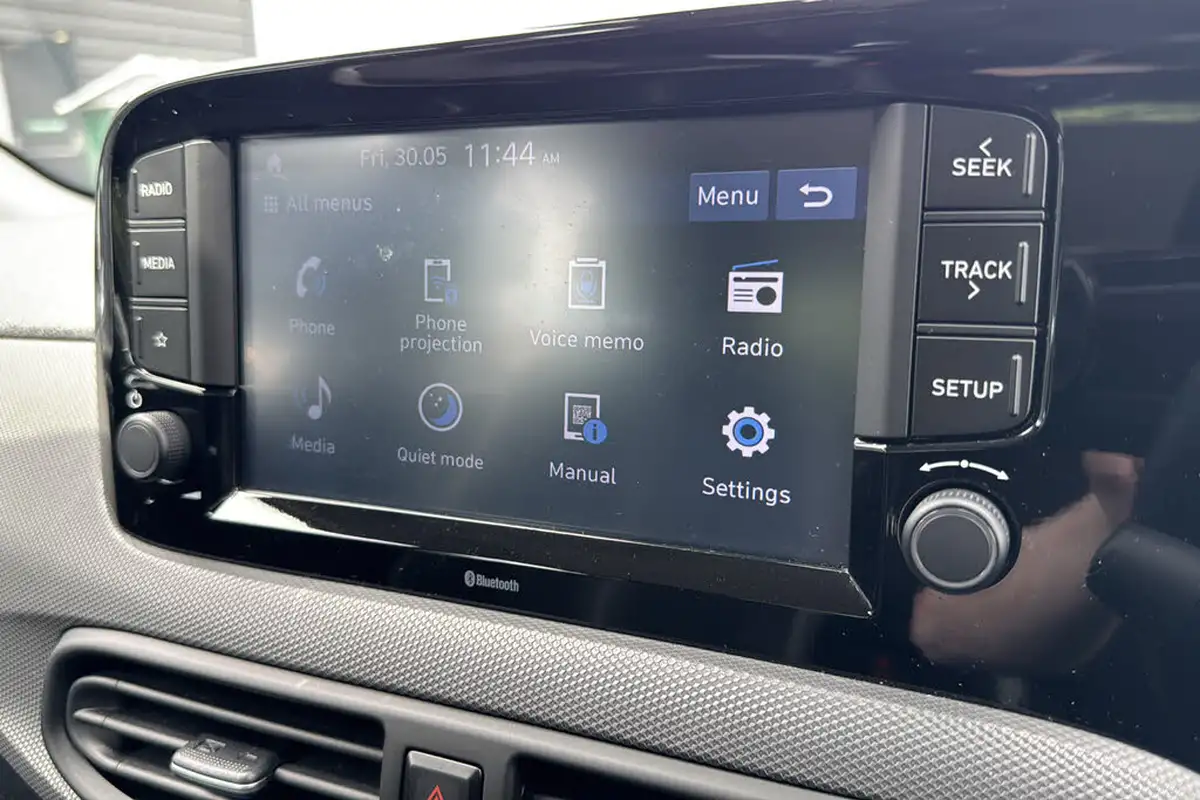 2022-hyundai-i10-10-se-connect-big-37