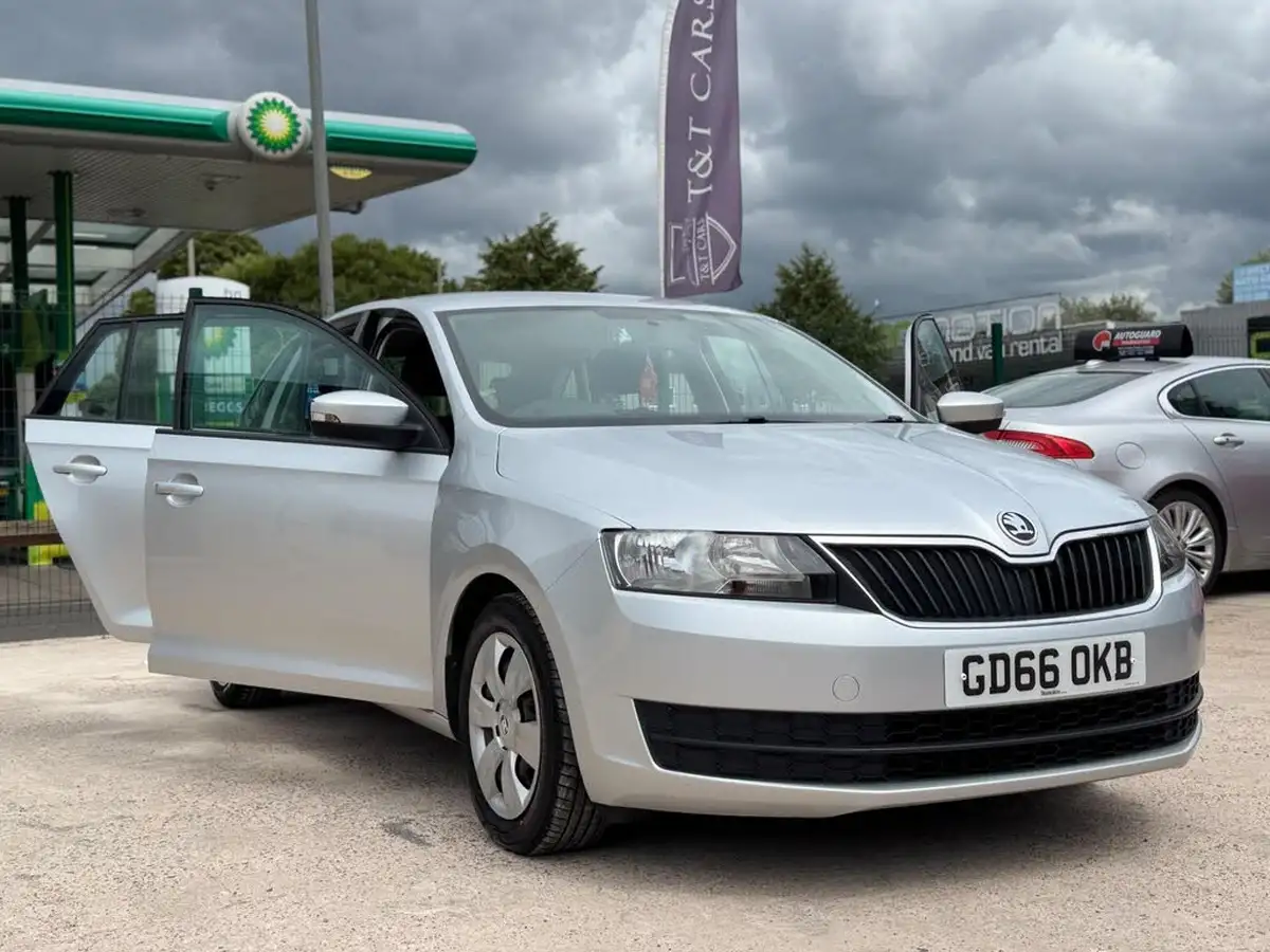 2016-skoda-rapid-spaceback-14tdi-s-big-25