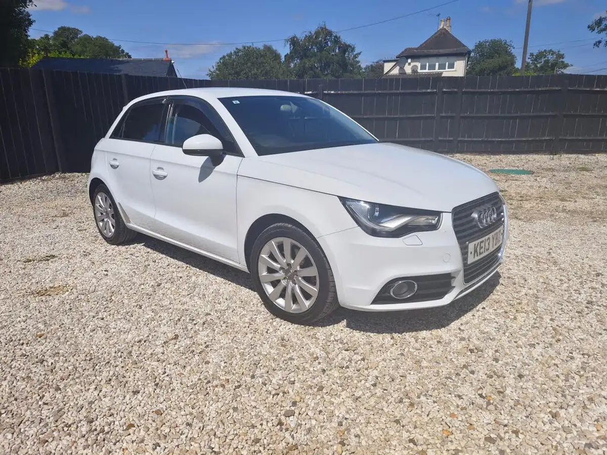 2013-audi-a1-big-6