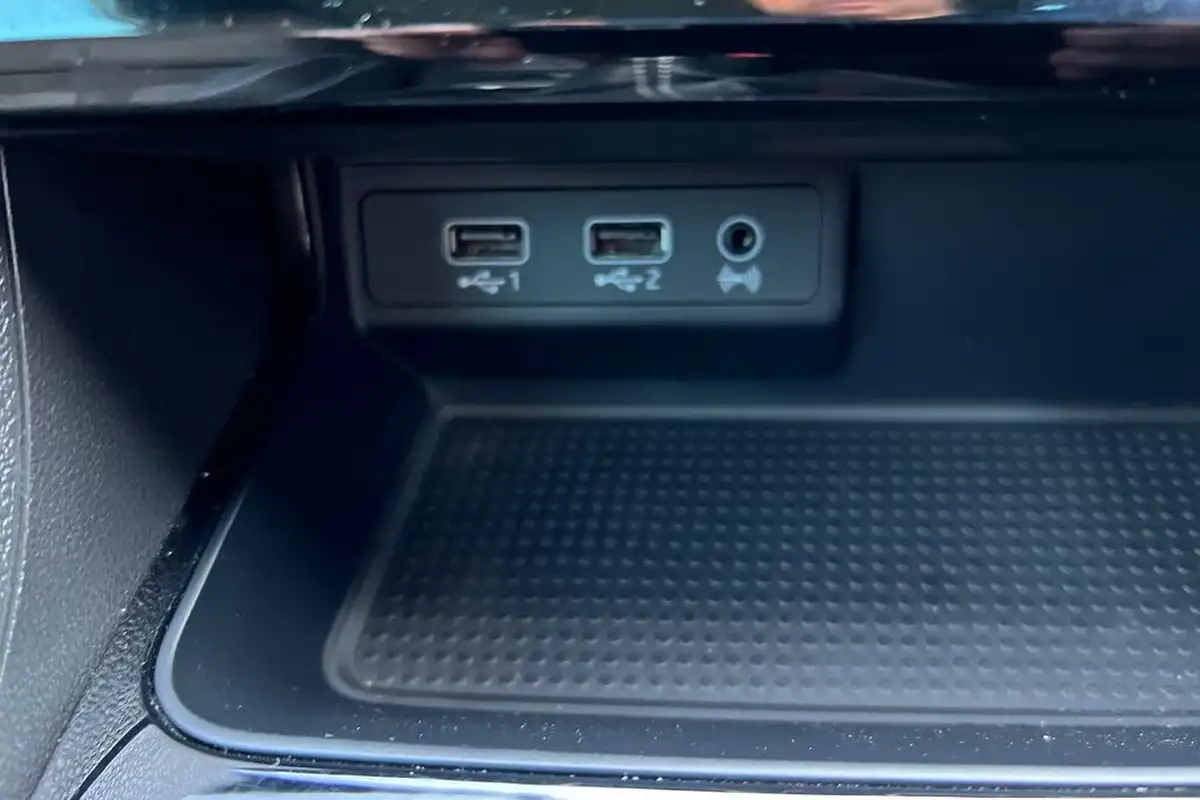 2020-seat-leon-20-tsi-cupra-300-4drive-ss-estate-big-33