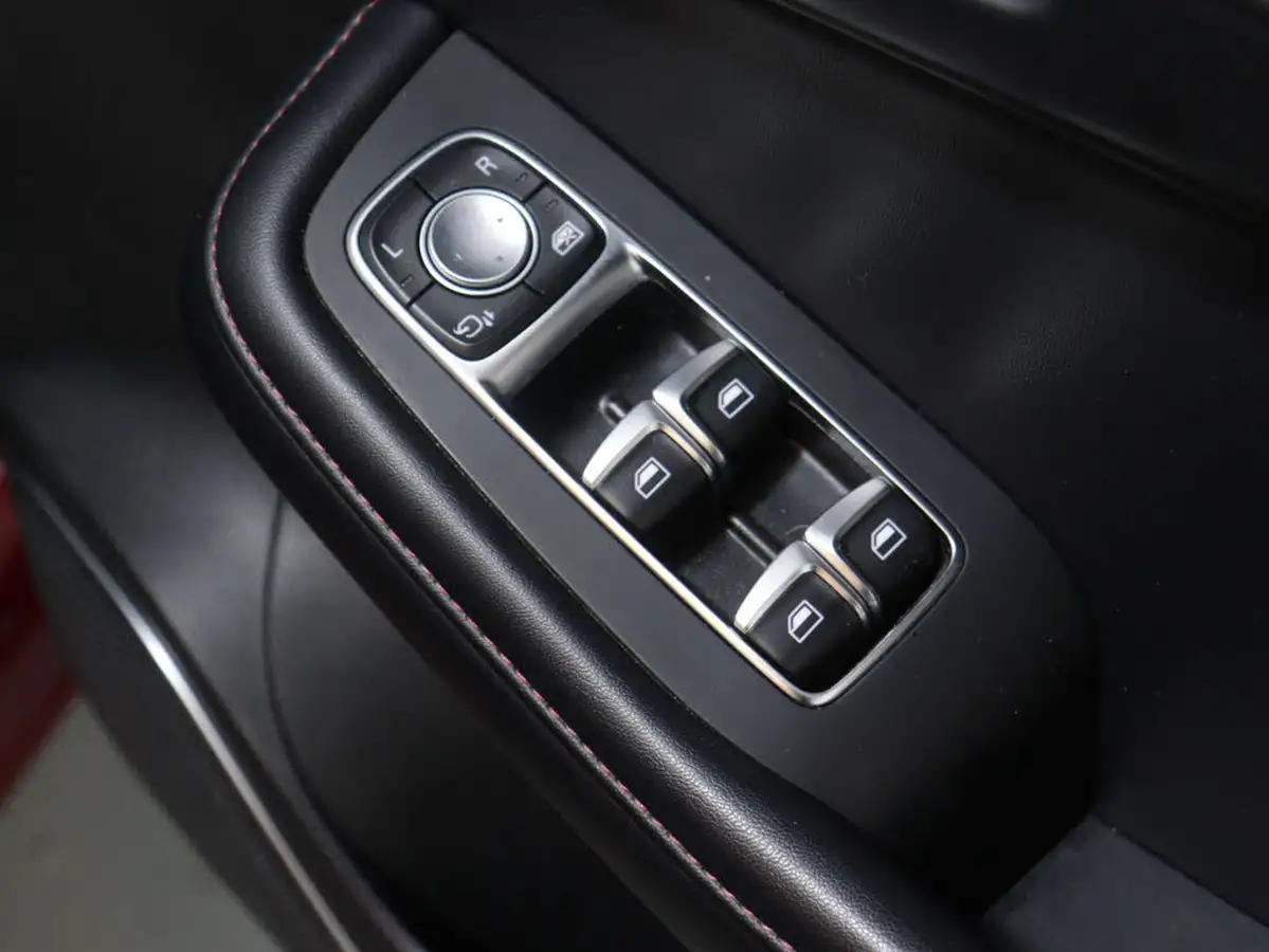 2022-mg-hs-15t-gdi-excite-162ps-dct-big-33