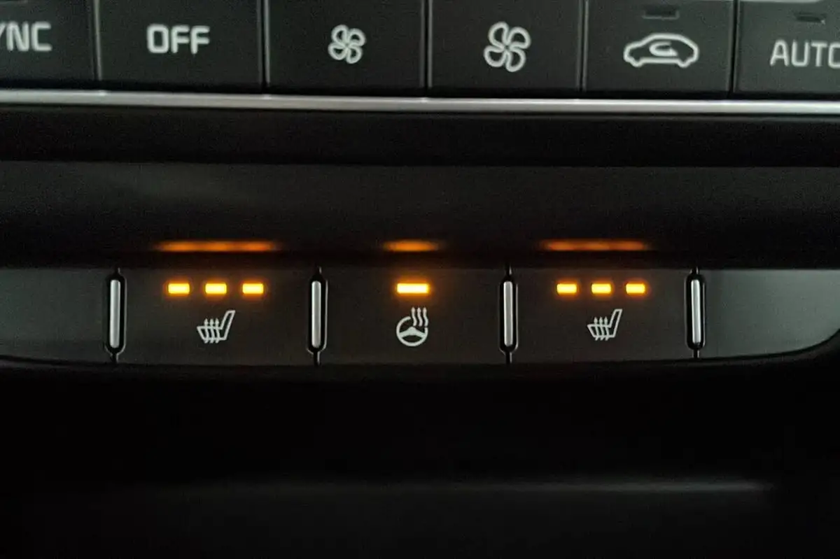 2024-kia-xceed-15-t-gdi-gt-line-138bhp-big-24