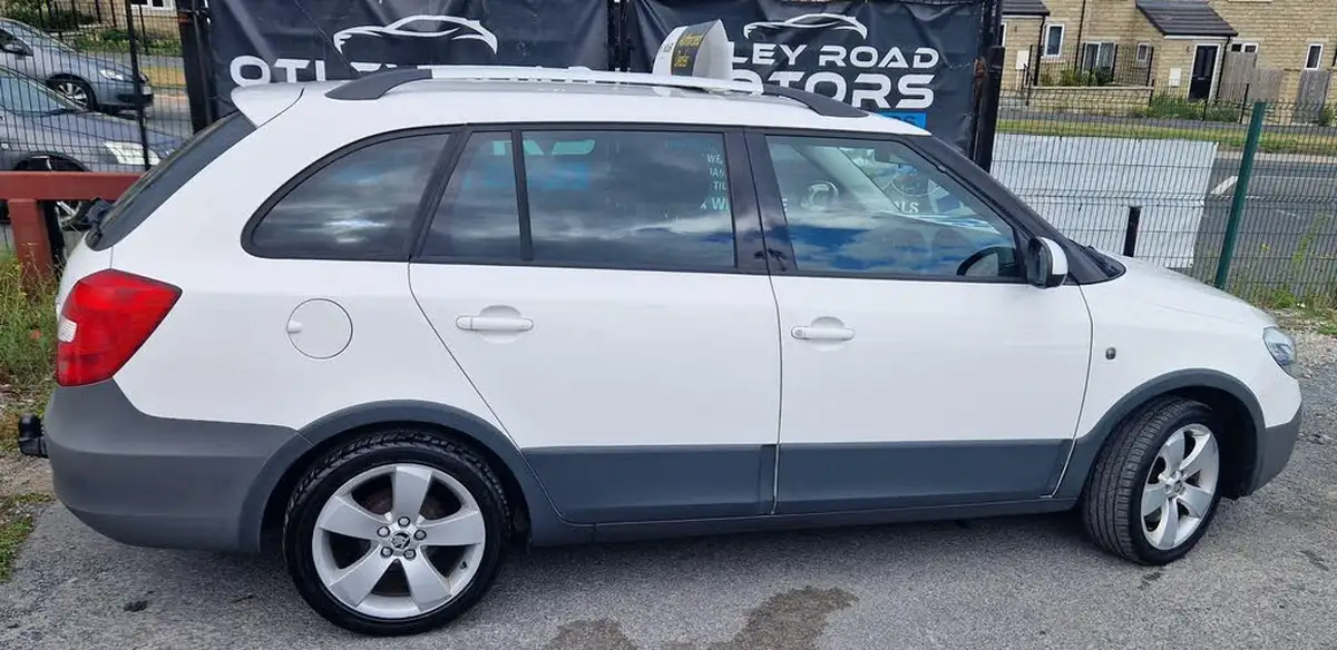 2013-skoda-fabia-16td-scout-big-46