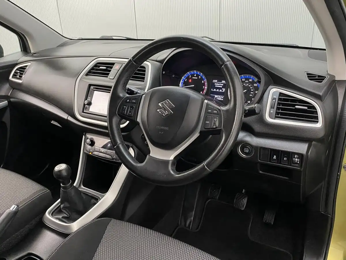 2014-suzuki-s-cross-16-sz-t-big-43