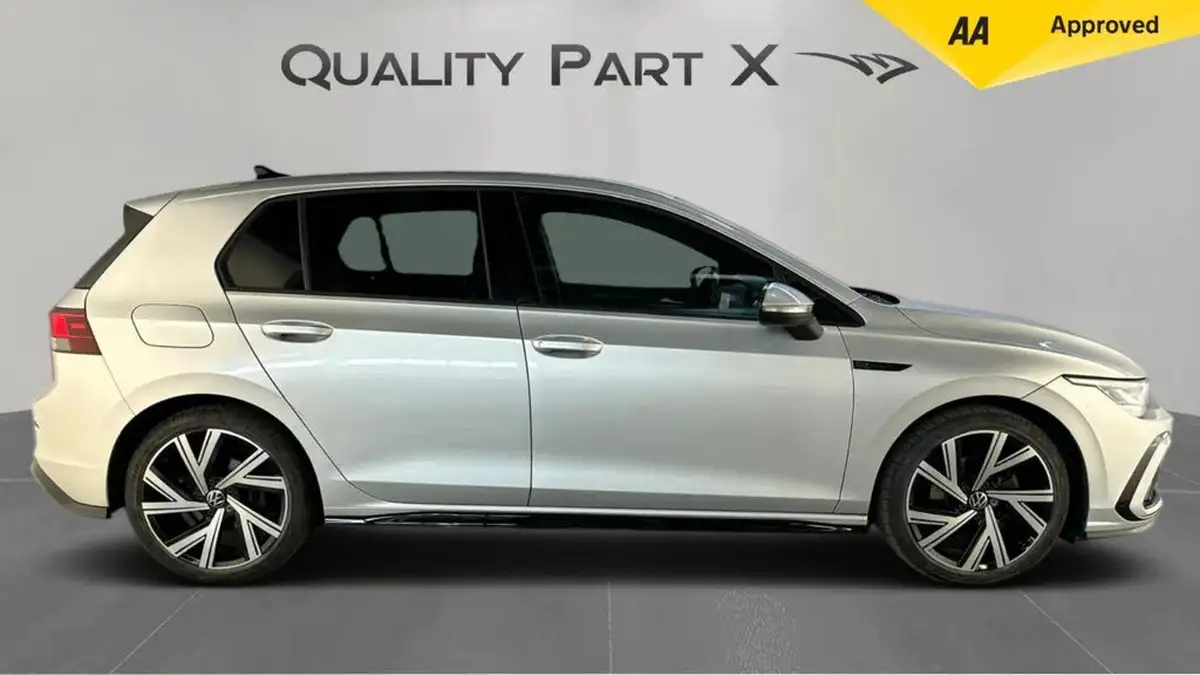 2022-volkswagen-golf-15-tsi-r-line-150ps-hatchback-big-1