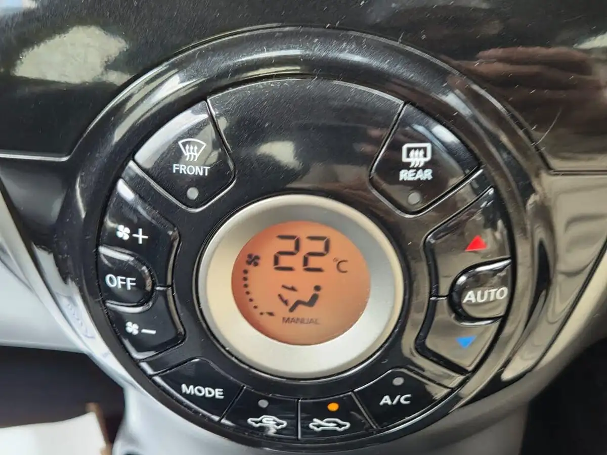 2015-nissan-micra-12-acenta-80ps-big-41