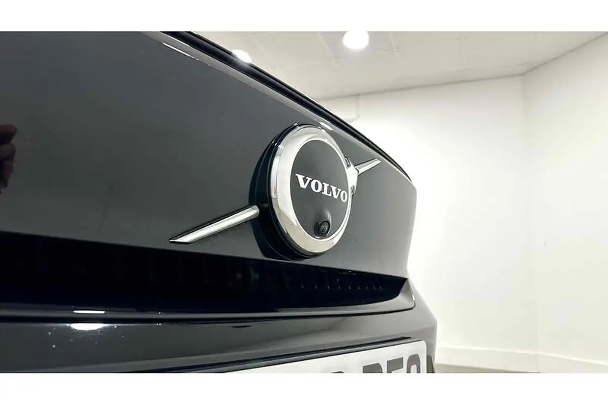 2022-volvo-c40-e-twin-recharge-pro-big-19
