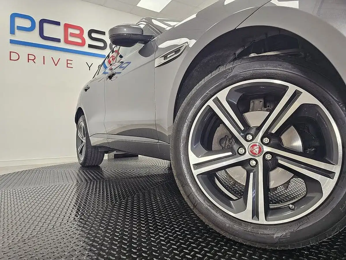 2017-jaguar-f-pace-20-i4d-r-sport-180ps-awd-auto-big-48