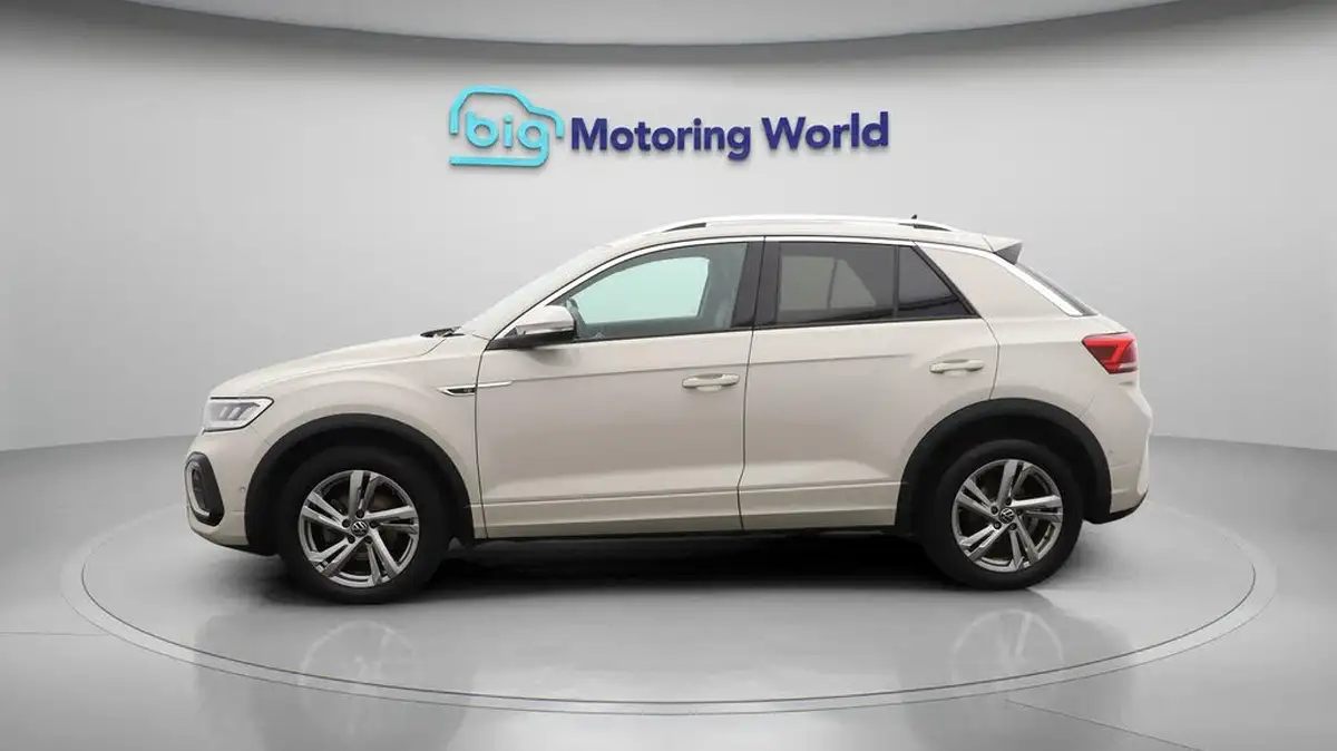2023-volkswagen-t-roc-15-tsi-r-line-hatchback-5d-dsg-big-4