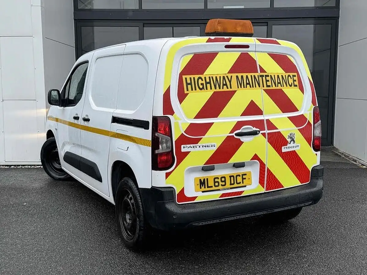 2019-peugeot-partner-15-bluehdi-1000-professional-100ps-eu6dt-panel-big-2