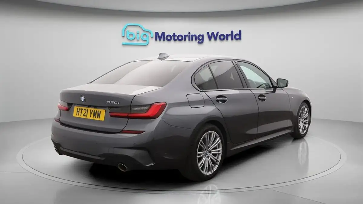2021-bmw-3-series-20-320i-m-sport-saloon-4d-big-7