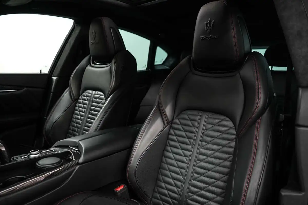 2021-maserati-levante-38-trofeo-big-17