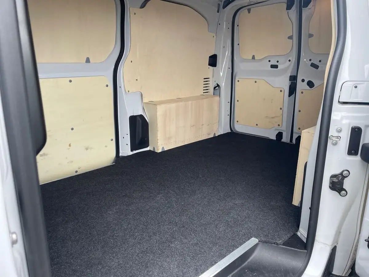 2024-toyota-proace-15d-icon-medium-without-plyliningrear-view-camera-big-10