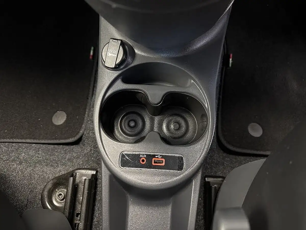 2016-fiat-500-12-lounge-big-18