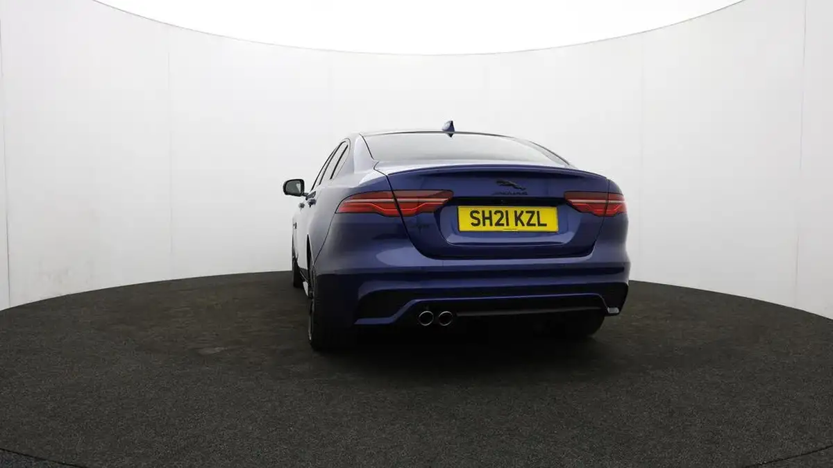 2021-jaguar-xe-20-d200-r-dynamic-black-big-11