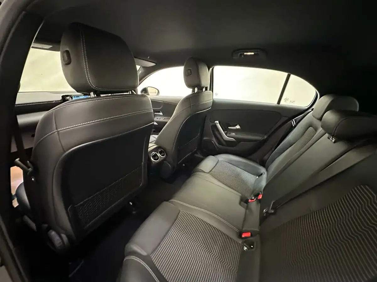 2019-mercedes-benz-a-class-20d-a200d-sport-hatchback-5d-big-22