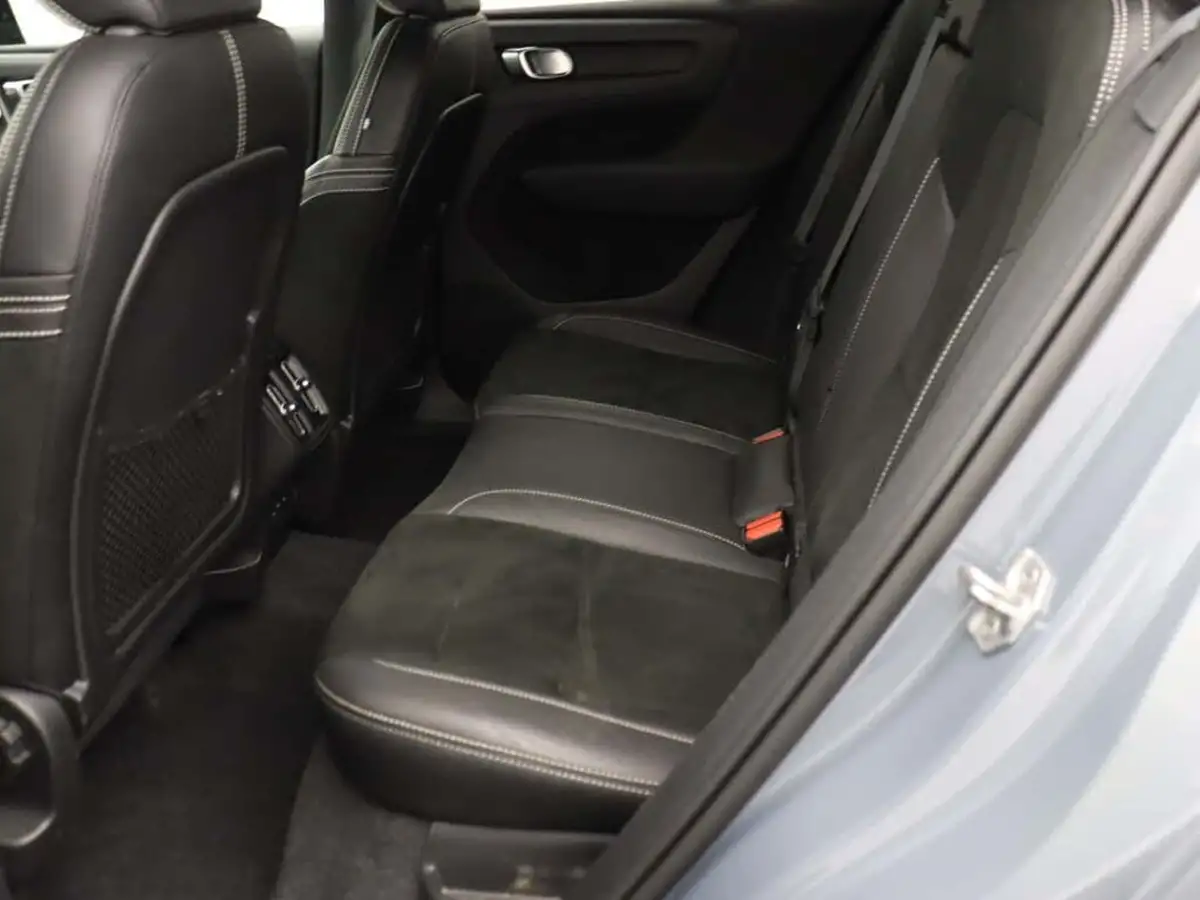 2020-volvo-xc40-15-t3-r-design-geartronic-big-14