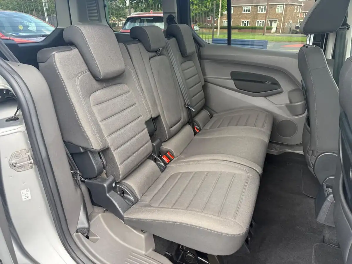 2022-ford-grand-tourneo-connect-15-titanium-120ps-ecoblue-1499cc-powershift-big-35