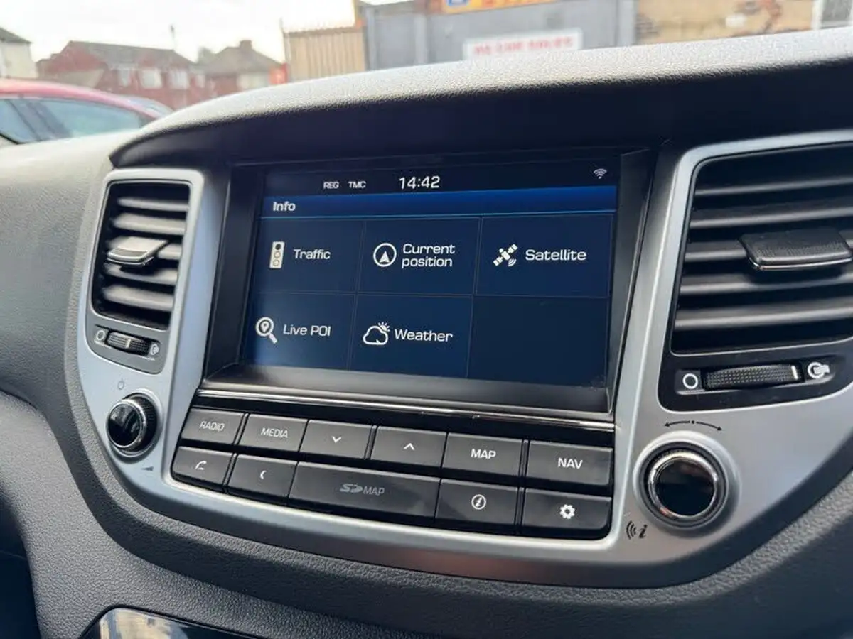 2015-hyundai-tucson-20crdi-blue-drive-premium-big-21