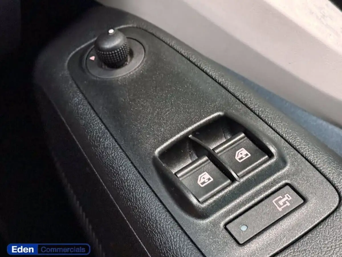 2022-citroen-relay-22bluehdi-35-l3h2-enterprise-panel-big-23