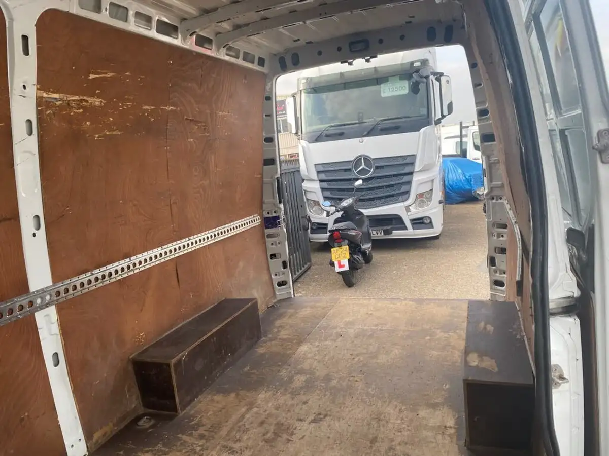 2019-iveco-daily-s-class-23td-35s12v-3520-h1-business-big-15