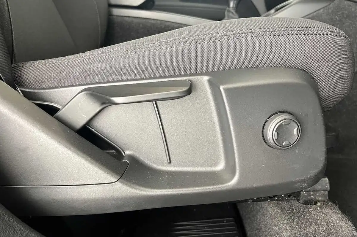 2021-volvo-xc40-15-t3-momentum-161bhp-big-25