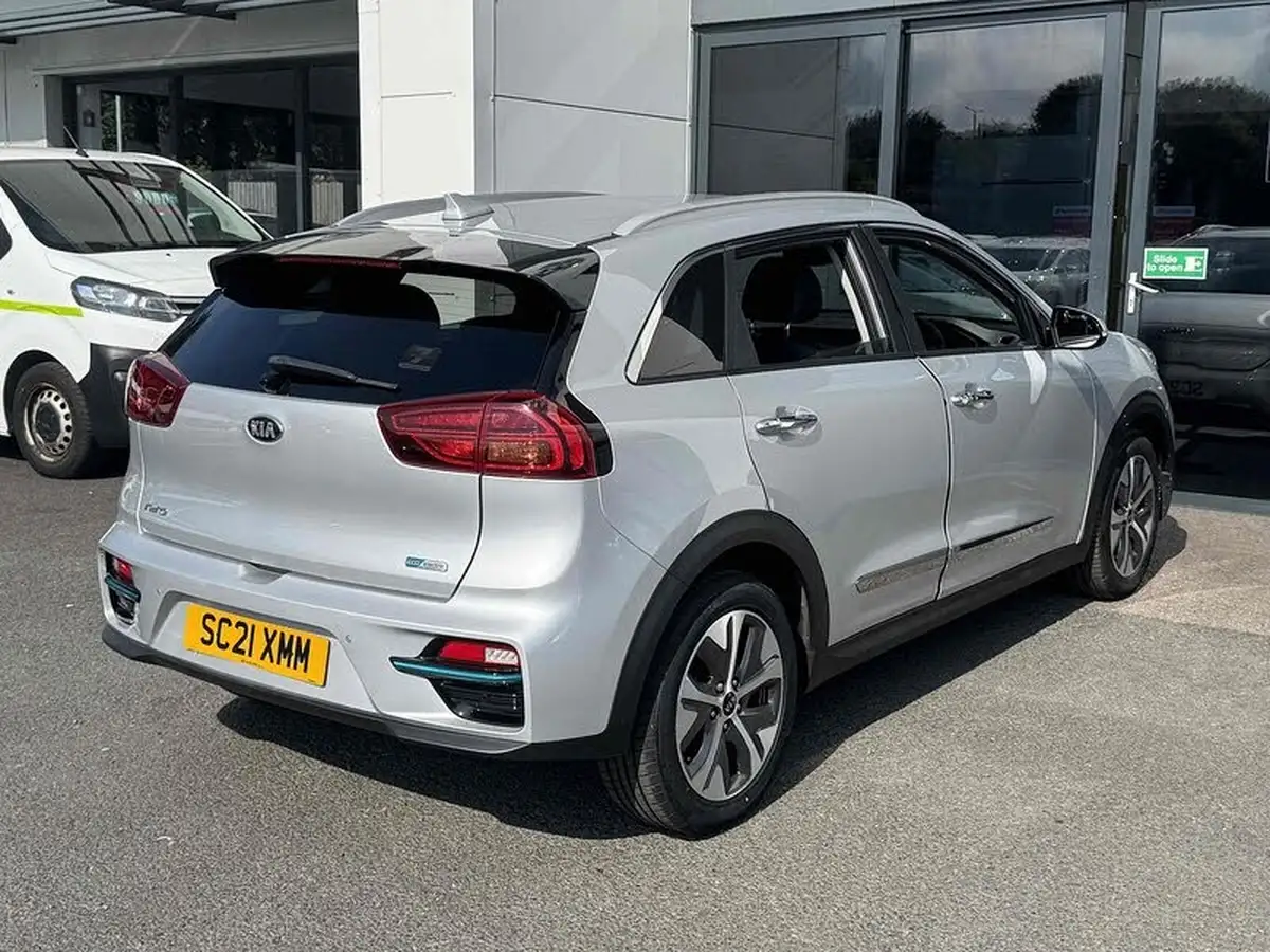 2021-kia-e-niro-ev-4-big-14