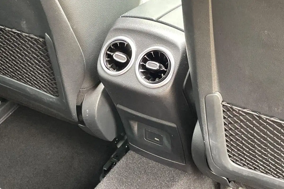 2021-mercedes-benz-a-class-13-a200-exclusive-edition-7g-dct-big-47